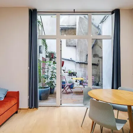 Апартаменты Spacieux Avec Grande Terrasse Coeur De *