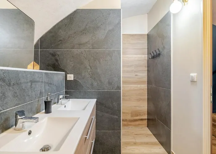 Spacieux Avec Grande Terrasse Coeur De * Валанс